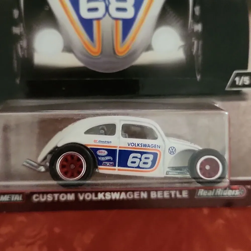 Custom Volkswagon Beetle Air Cooled 2016 Hot Wheels Car NIP
